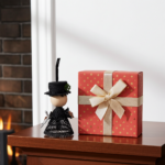 BLUEmbro.cz - Vyšívaná figurka kominík č1 Vyšívaná figurka kominík č. 1 – originální český talisman štěstí